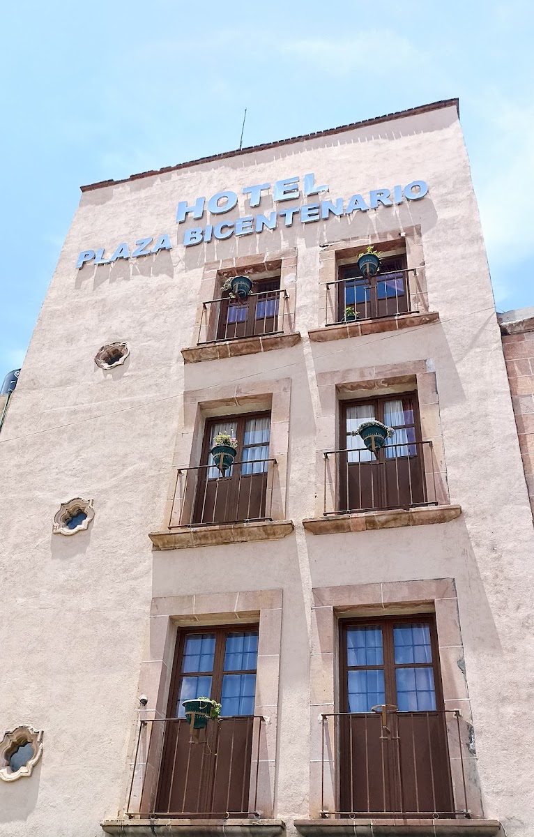 HOTEL PLAZA BICENTENARIO